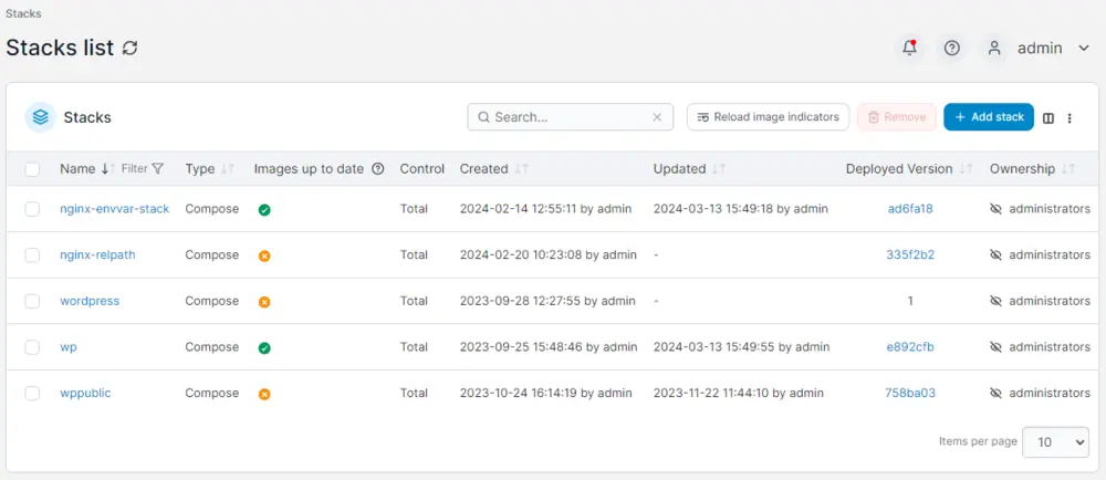 Lista de stacks en Portainer: cada fila es un despliegue de Docker Compose, con su nombre, tipo Compose, si las imágenes están actualizadas, quién lo creó y cuándo